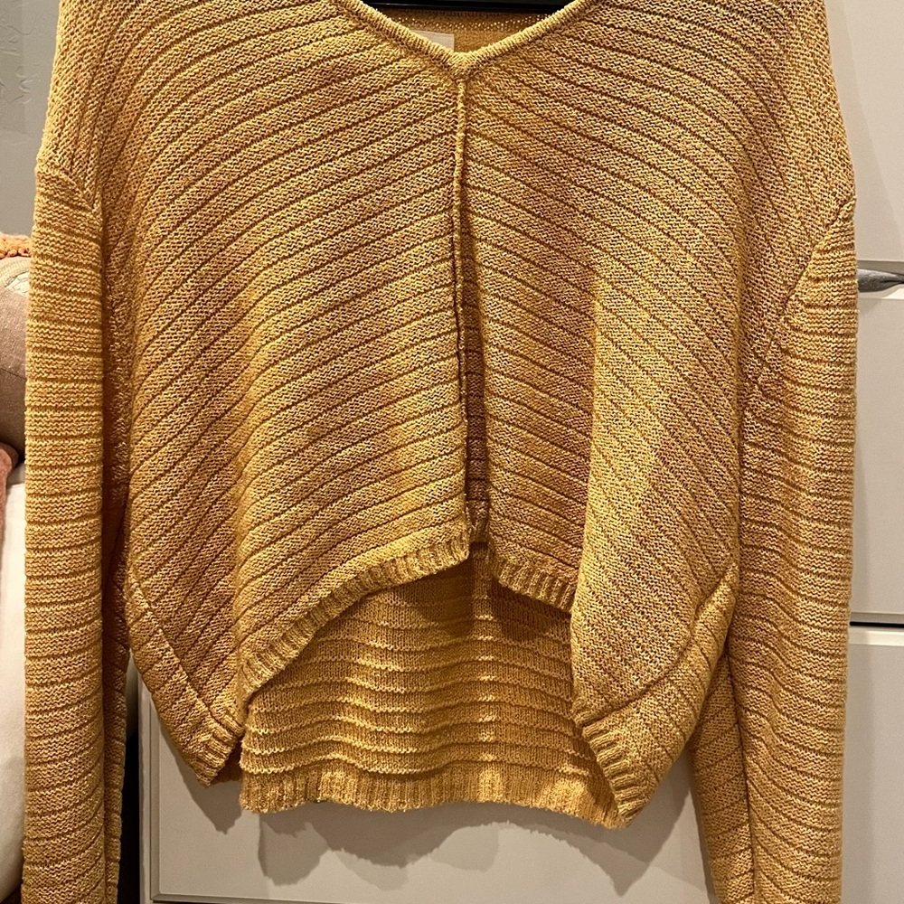 Billabong Yellow V-Neck Sweater with Ribbed Texture